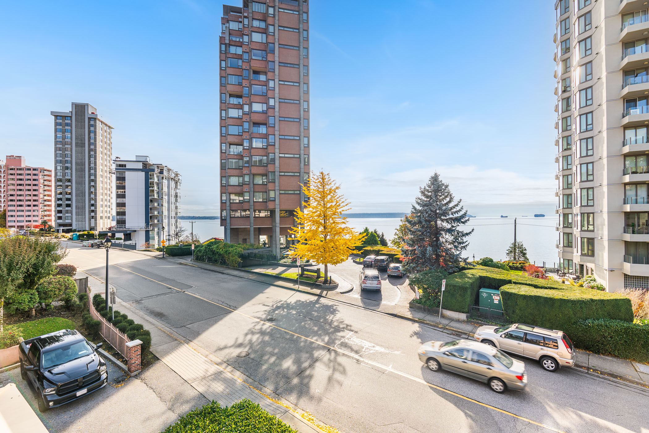 #302 – 2271 Bellevue Avenue